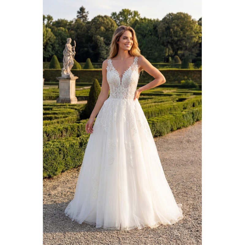 Robe princesse tulle, dentelle florale, longue traîne