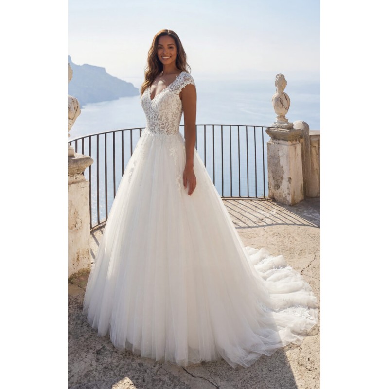 Robe princesse tulle, bretelles cap sleeve dentelle, dos V, longue traîne