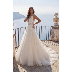 Robe princesse tulle, bretelles larges, dos U plongeant, dentelle florale