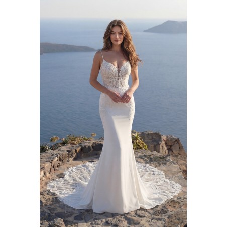 Robe de mariée sirène en crêpe bretelles fines dos dentelle et sans traîne – modèle Ezia