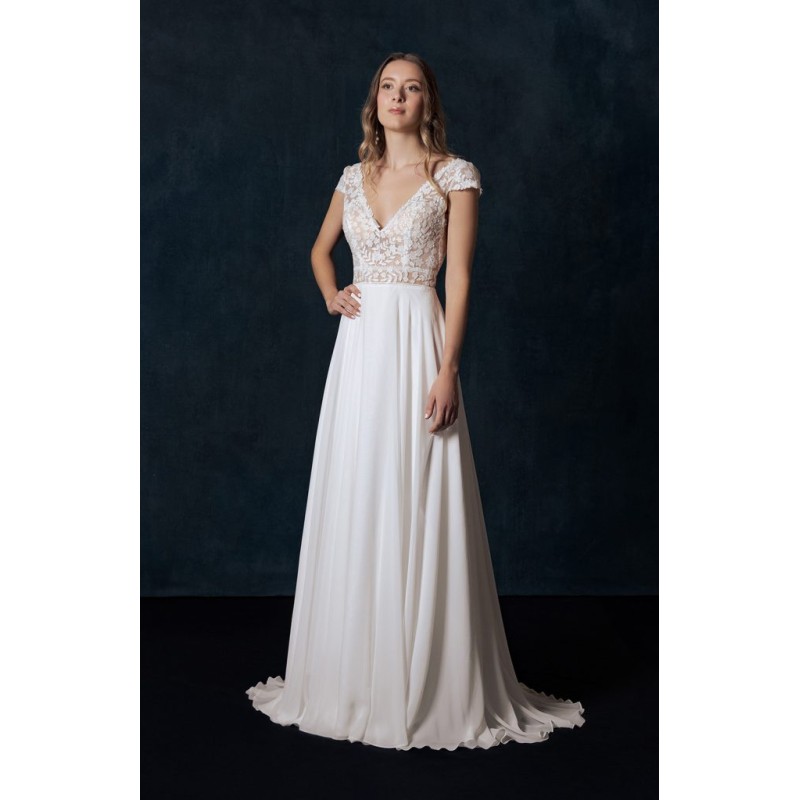 Robe de mariée fluide en mousseline cap sleeve dentelle feuillage col V – modèle Vitani