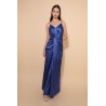 Robe de cocktail mariage longue en satin bleu roi, col V, bretelles fines et drapé noué à la taille – MS