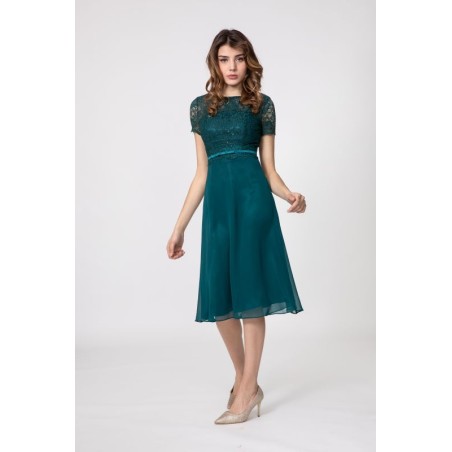 Robe de cocktail mariage mi-longue vert roi, haut en dentelle col bateau et jupe mousseline fluide – MS