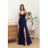Robe de cocktail mariage en satin drapé bleu roi, col bénitier asymétrique et fente – MS