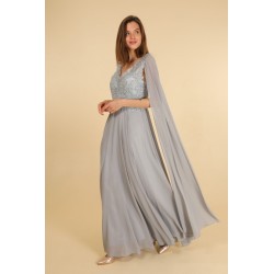 Robe de cocktail mariage longue en mousseline gris, col V, haut en dentelle florale et manches cape volantes