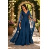 Robe de cocktail mariage longue en mousseline bleu roi, col V, haut en dentelle florale et manches cape volantes