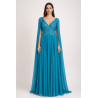 Robe de cocktail mariage longue en mousseline bleu, col V, haut en dentelle florale et manches cape volantes