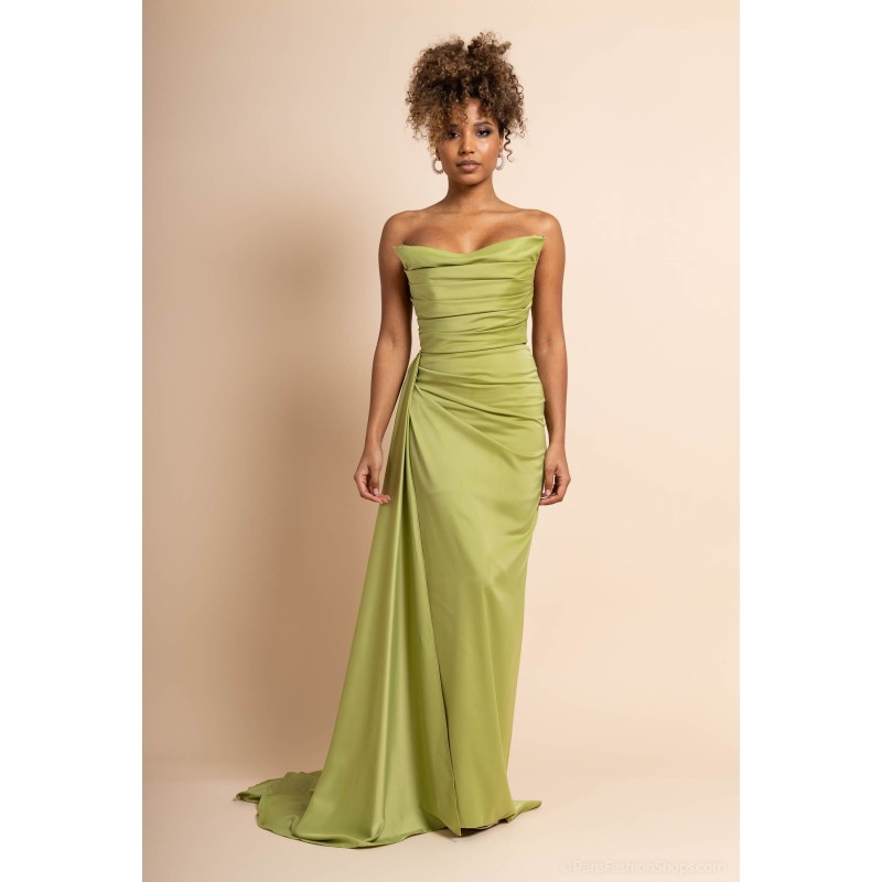 Robe cocktail longue avec bustier et traîne