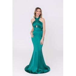 Robe de cocktail mariage longue en satin vert émeraude, col halter croisé, silhouette sirène et découpe buste – MS