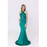 Robe de cocktail mariage longue en satin vert émeraude, col halter croisé, silhouette sirène et découpe buste – MS