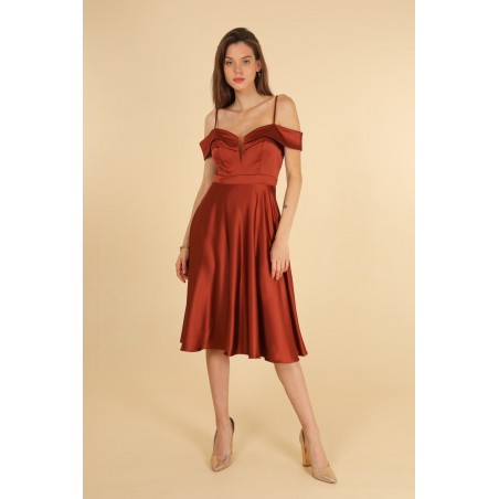 Robe de cocktail mariage mi-longue en satin terracotta, col cœur, épaules dénudées et jupe évasée – MS