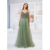 Robe de cocktail mariage longue en tulle scintillant vert sauge, haut broderie perlée baroque et col V illusion