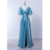 Robe de cocktail mariage longue Sterling en satin bleu lagon, col V drapé nœud central, manches papillon et fente