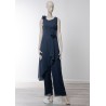 Ensemble pantalon mariage en mousseline bleu marine, col V croisé, manches courtes et motif floral à l'épaule