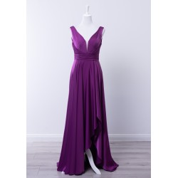 Robe de cocktail mariage longue en jersey violet, col V profond, ceinture drapée et jupe évasée asymétrique