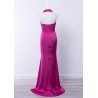 Robe de cocktail mariage longue en satin fuchsia, col bénitier, nœud central et fourreau avec traîne - vue de dos