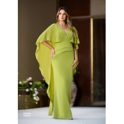 Robe de cocktail mariage longue en mousseline vert anis, col V illusion, cape manches volantes et silhouette fourreau