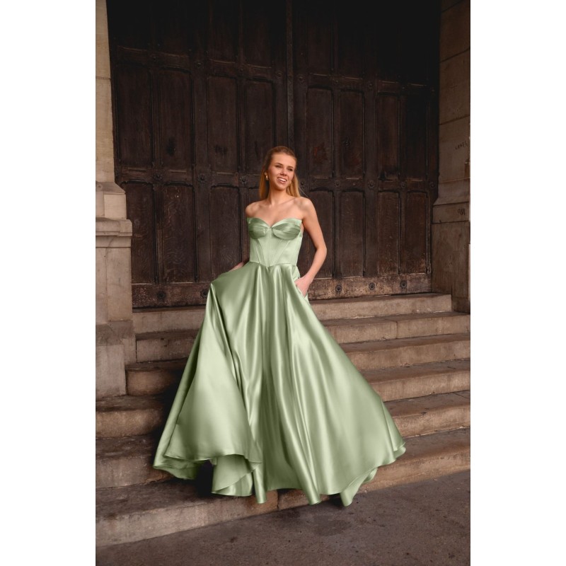 Robe de cocktail mariage longue en satin vert sauge, bustier corset cœur et jupe princesse évasée avec poches