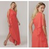 Robe de cocktail mariage longue en mousseline corail, col asymétrique une épaule, volants cascade latéraux, fente et dos nu
